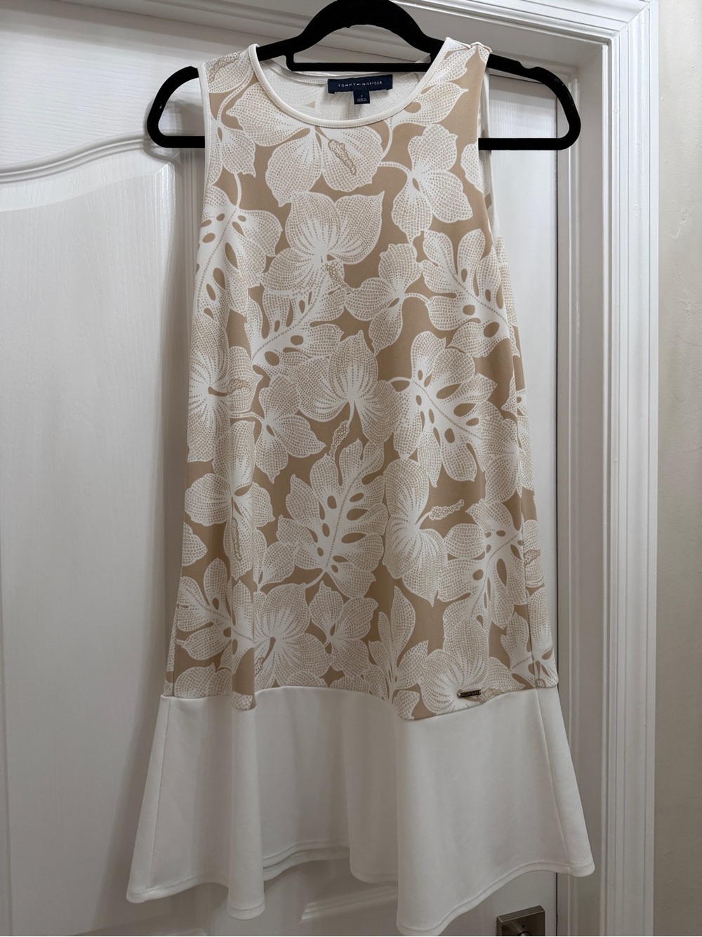 Tommy Hilfiger Beige & White Floral Sleeveless Dress